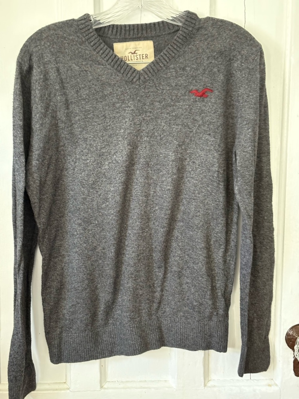 Hollister Men's Heather Gray V-Neck Sweater with Red Emblem